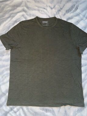 Express Men’s Olive Crew Neck Short Sleeve Tee